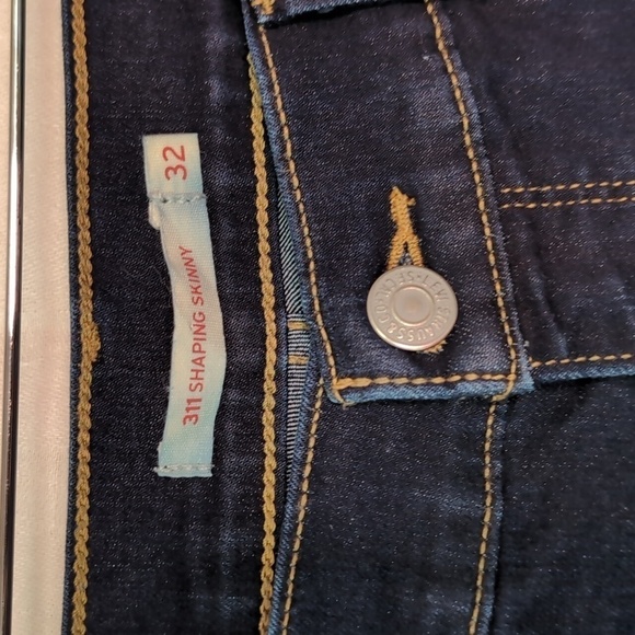 Levi's 311 Shaping Skinny Dark Wash Jeans Size 32 - Picture 2 of 6
